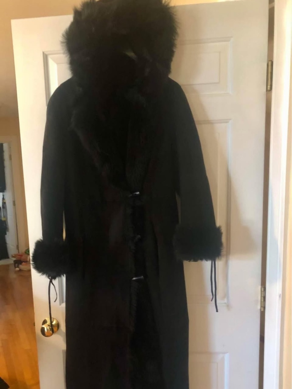 Andrew Marc of New York - long black shearling lamb fur coat. - Picture 5 of 7